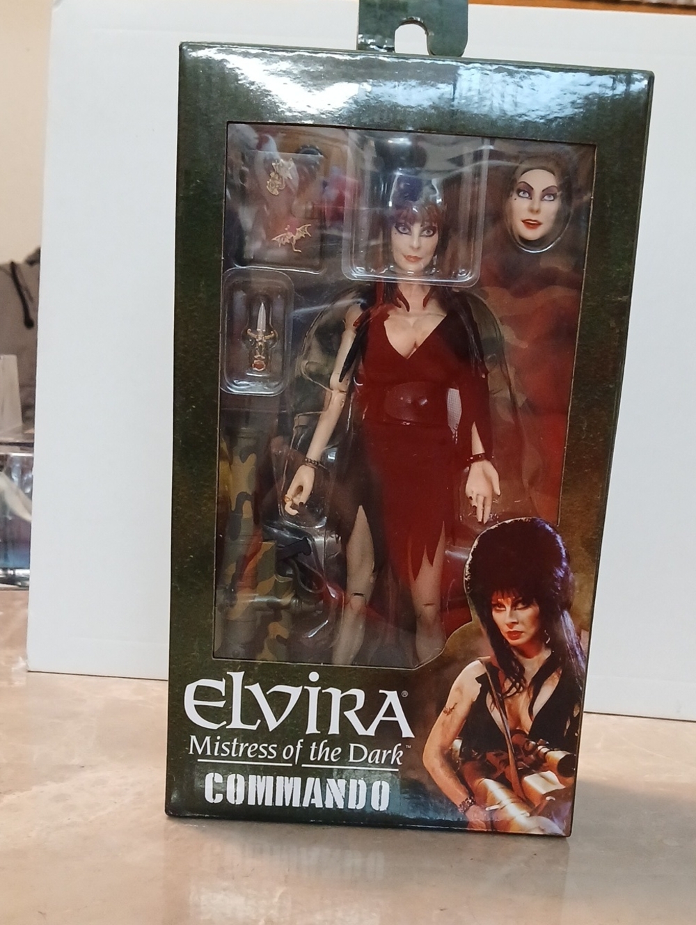 Elvira Mistress Of Darkness Commando Figure